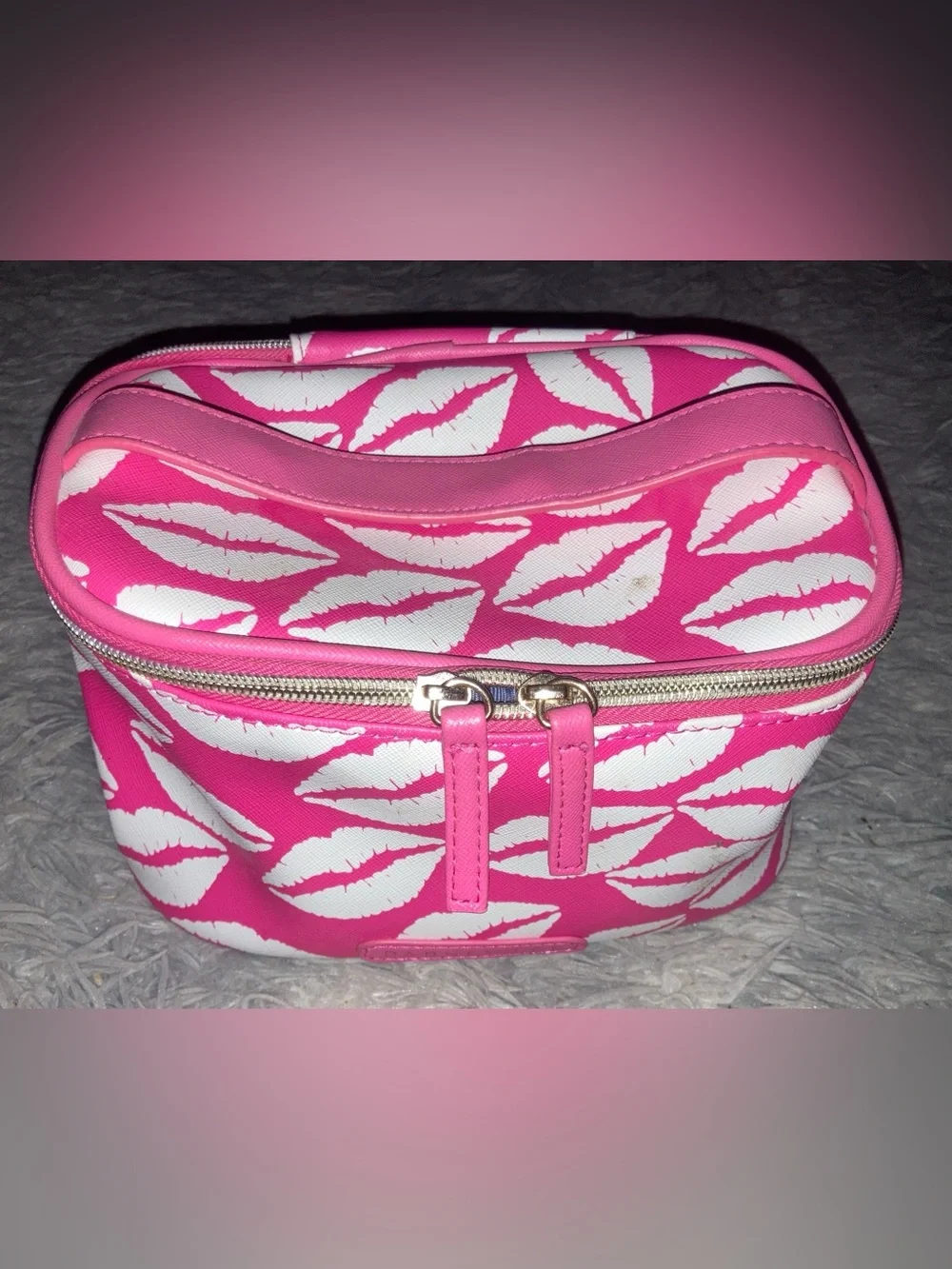 Pink Kiss-Print Makeup bag